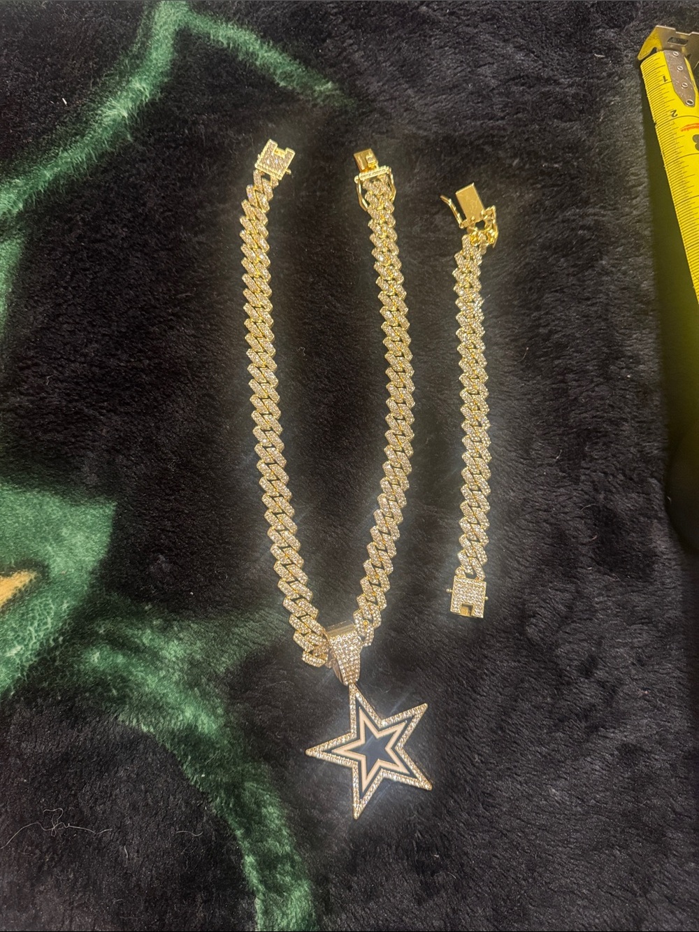 Gold-Tone Star Pendant Necklace and Bracelet /Set 2 sets